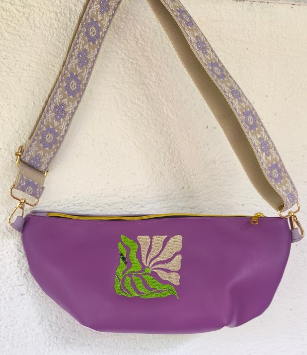 Lilac bőr keresztpántos táska